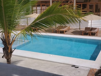 sunny villa matemwe