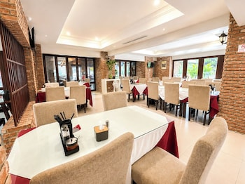 norodom clover hotel