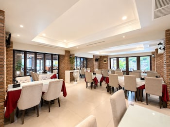 norodom clover hotel