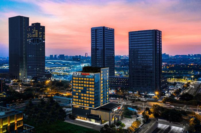 intercity hotel guangzhou south railway station