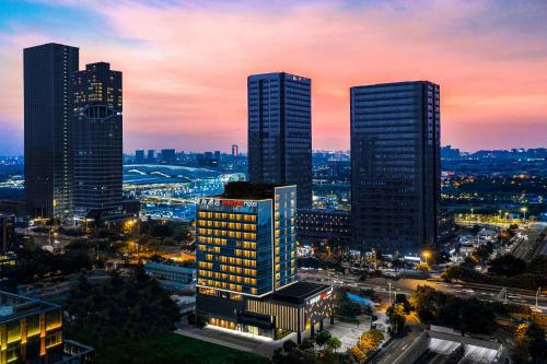 Intercity Hotel Guangzhou South Railway Station,,5 star