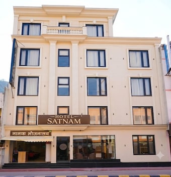 Hotel Satnam,,3 star