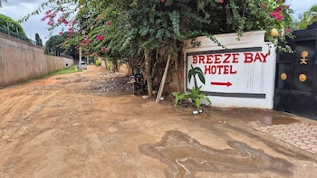 breeze bay hotel diani