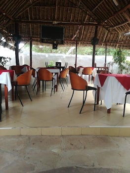 breeze bay hotel diani