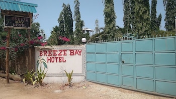 Breeze Bay Hotel Diani,,3 star