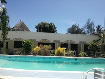 Breeze Bay Hotel Diani,,3 star