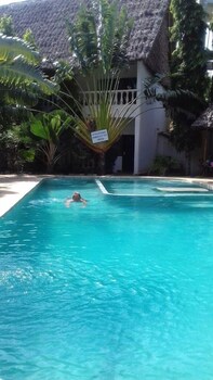 breeze bay hotel diani