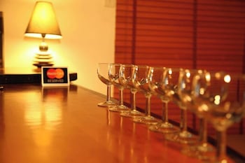 four tower hotel and suites