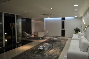 Arenas Del Mar Apartments,,3 star