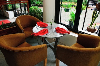 sophies garden hotel