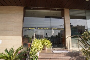 hotel regal by rhytham