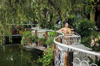 up tree garden da lat