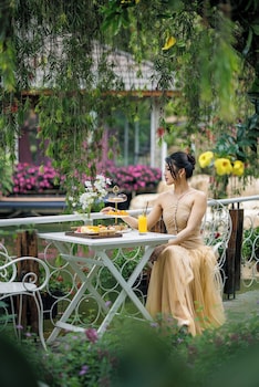up tree garden da lat