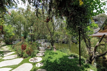 up tree garden da lat