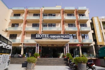 hotel ramgarh palace