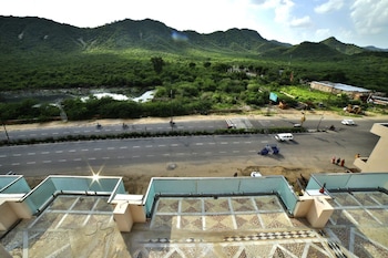 hotel ramgarh palace