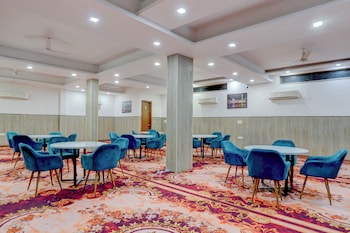 Restin Hotel Near Golf Course Road,,3 star