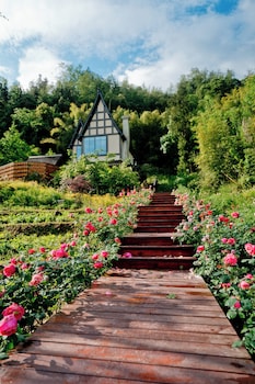 Alor Valley. Sichuan Ya'an,,4 star