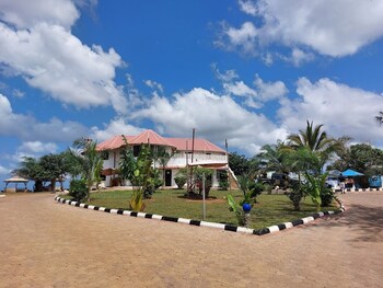 kimerimeta safari lodge