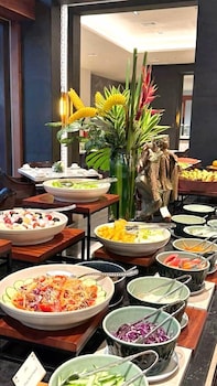 golden plaza hotel