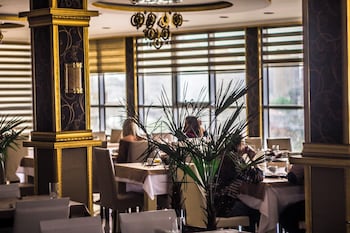 golden plaza hotel