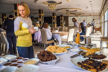 golden plaza hotel