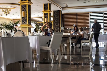 golden plaza hotel