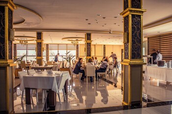 golden plaza hotel