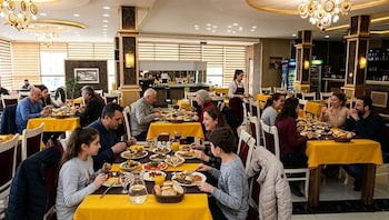 golden plaza hotel