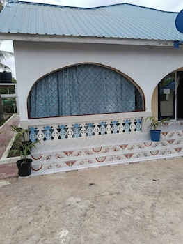 dzombo view gardens hotel