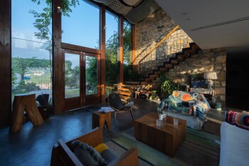 yaojia xingluohaiye resort