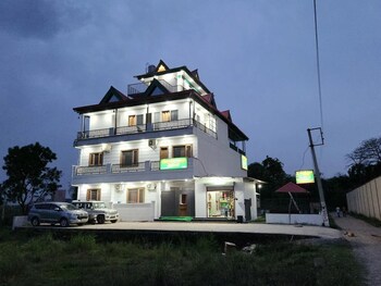 hotel baromas retreat