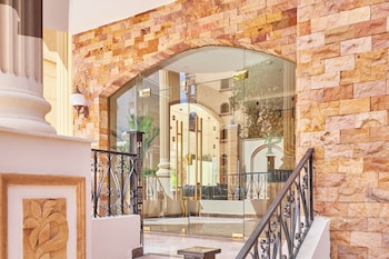 palmeras pyramids hotel
