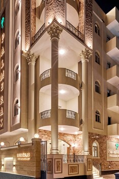 palmeras pyramids hotel