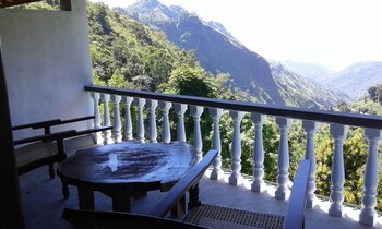 misty hills ella resort