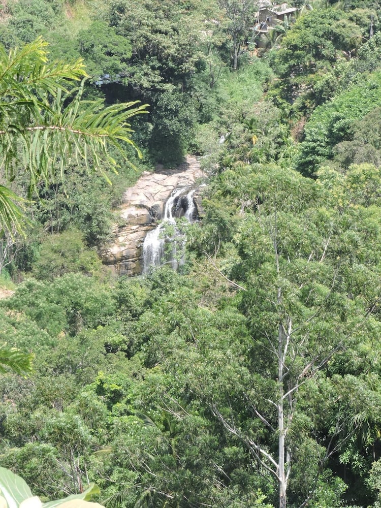 misty hills ella resort