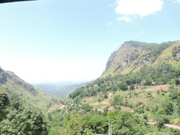 Misty Hills Ella Resort,Makulella>>Ella,3 star