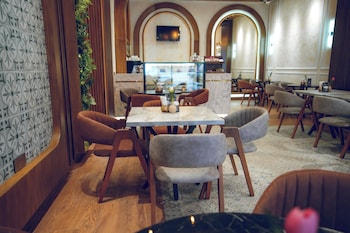 Momentum Hotel Baku,,4 star