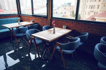 momentum hotel baku