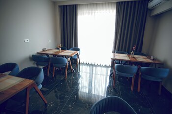 momentum hotel baku