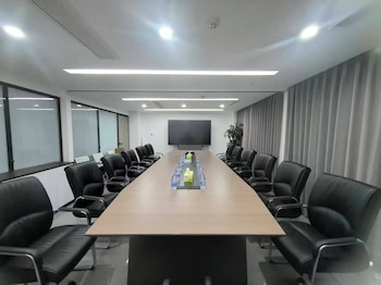 jandh invis high rise panoramic art hotel