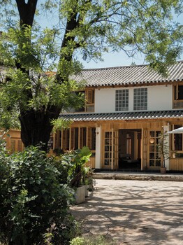 dali jiwu hotel