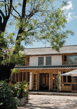 dali jiwu hotel