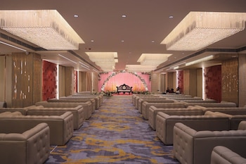 hotel raaj palace