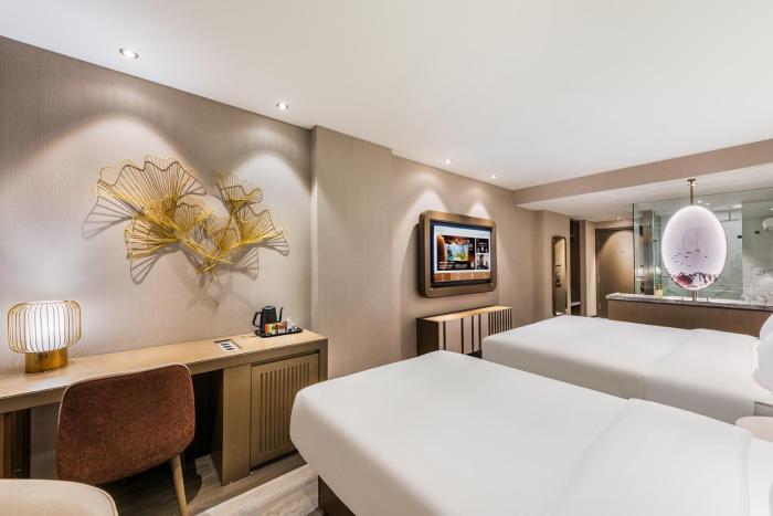 crystal hotel guiyang fountain