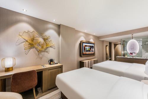 crystal hotel guiyang fountain