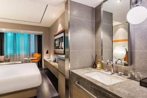 crystal hotel guiyang fountain
