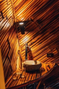 Qasa Boutique Hotel And Retreats - Lgbtq,,3 star