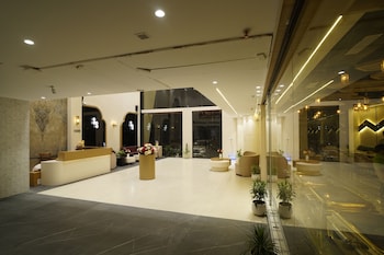 rrr by io hotels