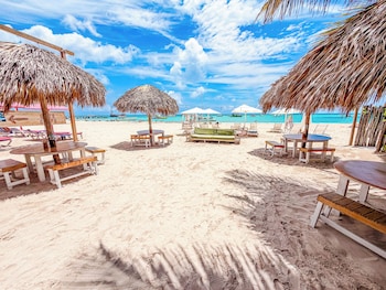 los corales del mar studios and suites spa